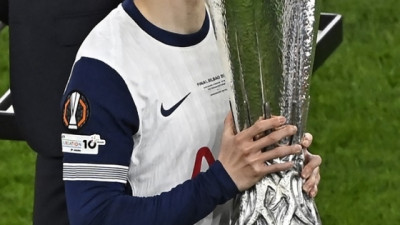 [단독] 손흥민, 토트넘과 재계약 임박…“LA FC 가지마” 토트넘 돌변, 2027년까지 함께 간다
